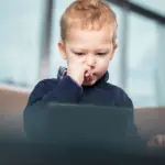 Bambini sui social: ecco qual è l’errore in cui cadono tante mamme