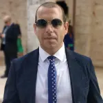 Ritrovata l'auto rubata del poeta in vacanza